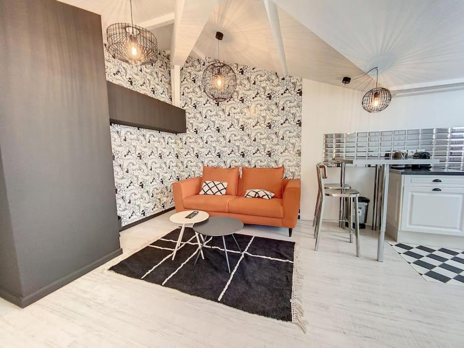 Bienvenue A La Tatoo Room Bourgoin-Jallieu Exterior foto